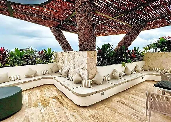 Spacious Penthouse With Pool 4*