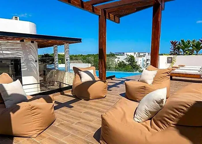 Hotel Spacious Penthouse With Pool