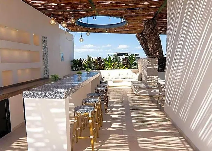 Hotel Spacious Penthouse With Pool