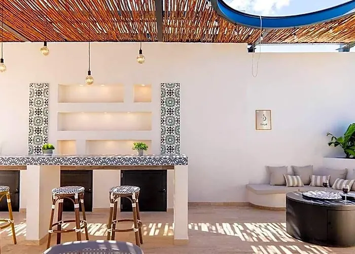 Hotel Spacious Penthouse With Pool 4*