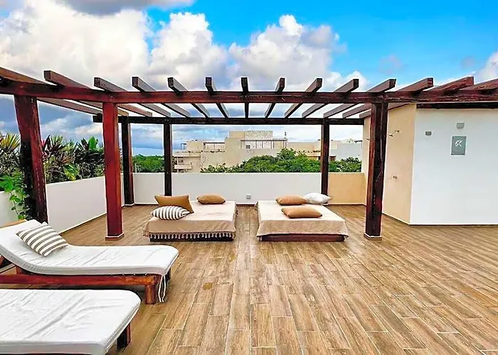 Hotel Spacious Penthouse With Pool 4*